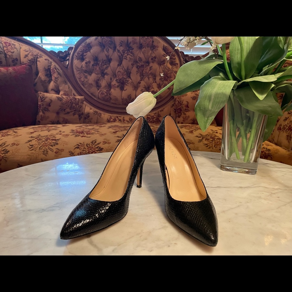 Nine West black snakeskin size 8 M barely worn!